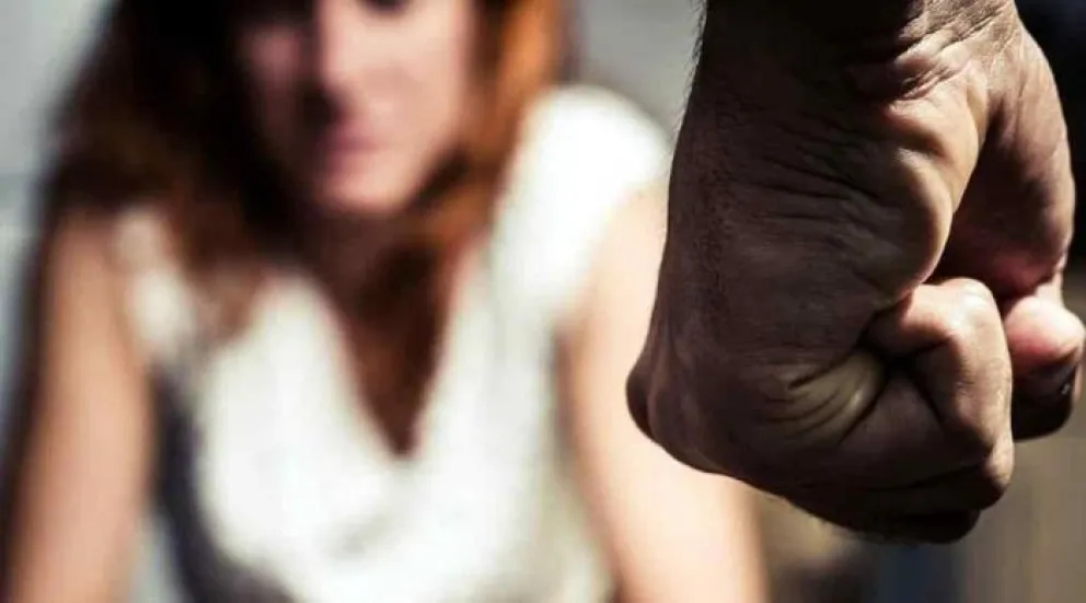 Golpeó y amenazó a su mujer, está detenido y el lunes se conocerá la condena