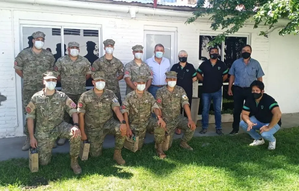 Pesatti despidió a los infantes de marina que colaboraron con Viedma