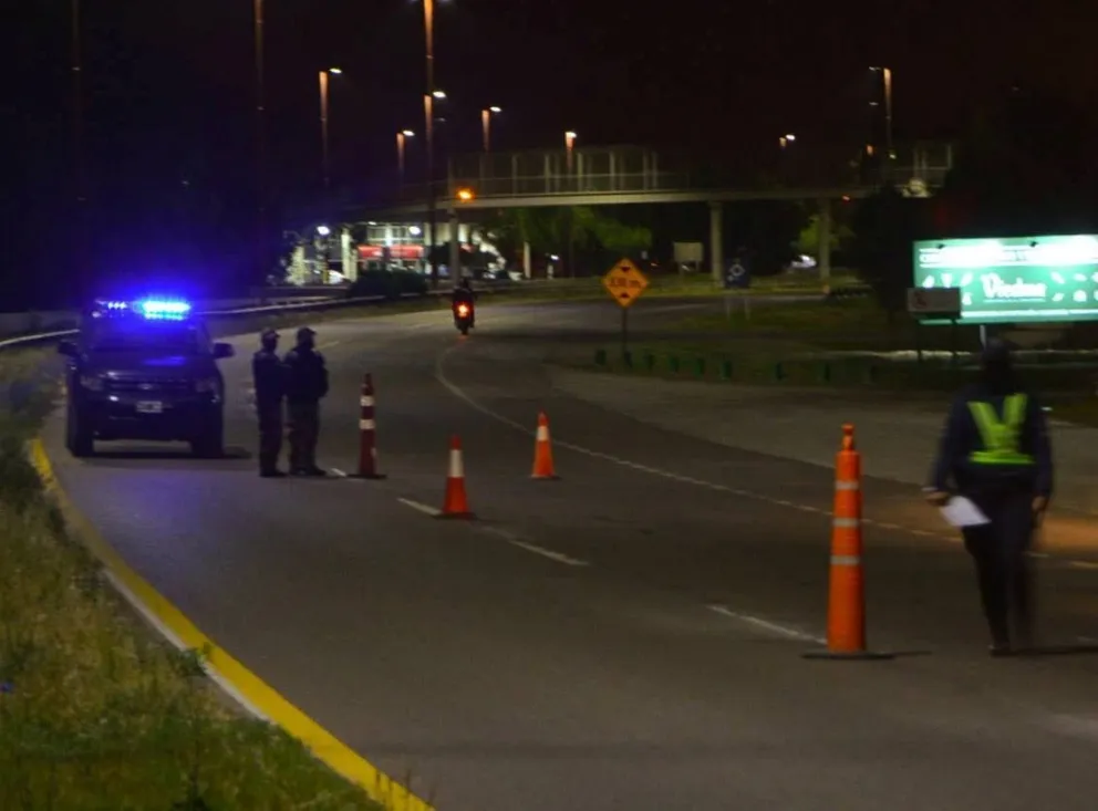 Persecución policial termina con dos detenidos en la capital provincial