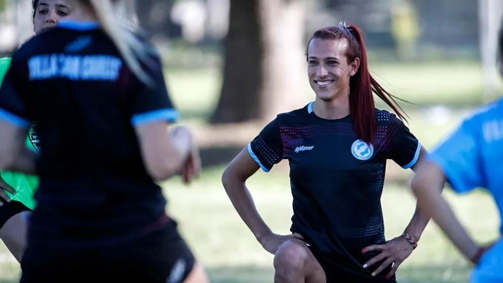 Mara Gómez , podrá jugar en la primera categoría del fútbol femenino