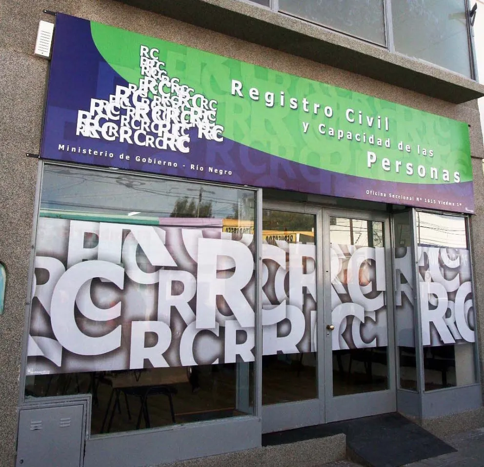 Retención de servicios de trabajadores del registro civil