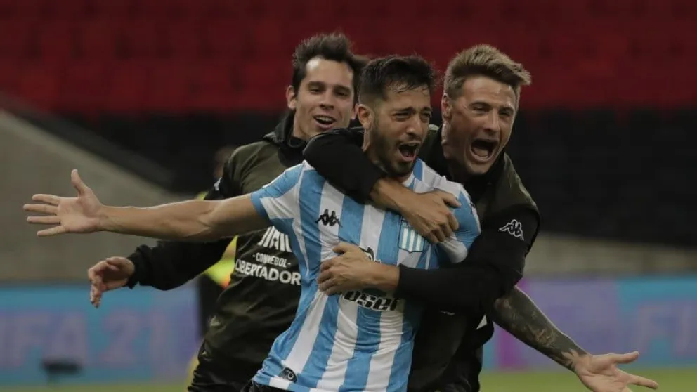 Racing metió un Maracanazo y eliminó a Flamengo por penales