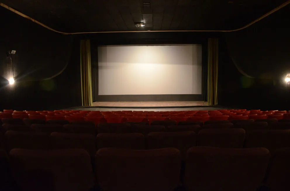 Cine, teatro, clubes y centros culturales seguirán esperando en Viedma