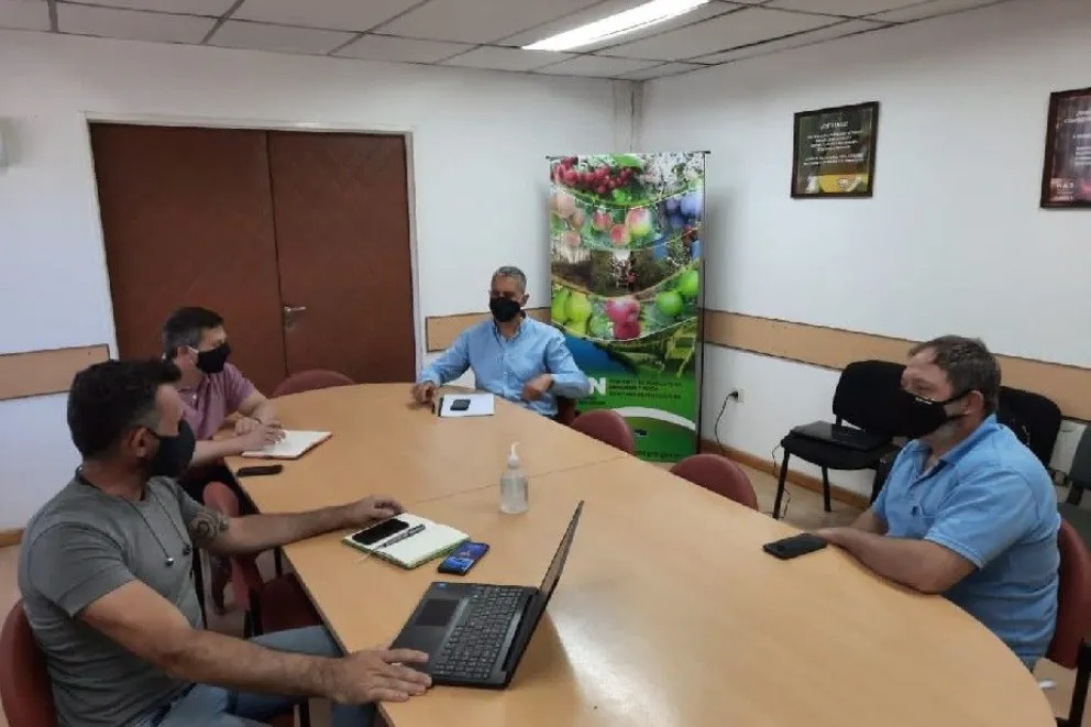 Productores y Provincia coordinan acciones en torno al trabajo migrante