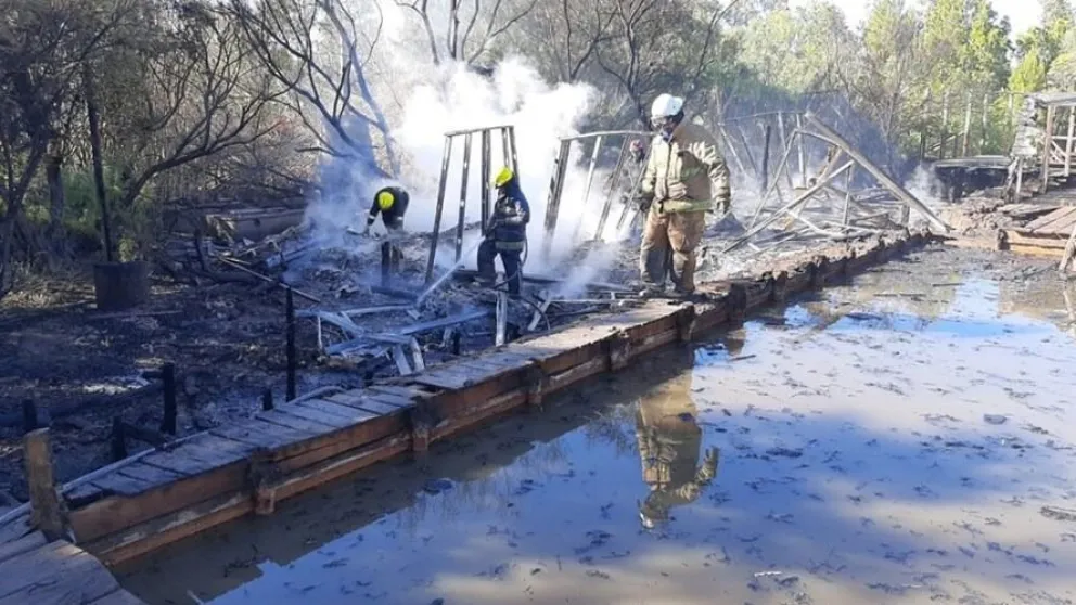 Incendio intencional destruyó el complejo termal de Pedro Luro