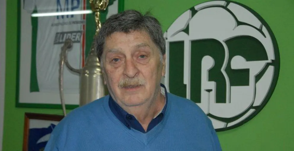 Alberto Beacon: "no es obligatorio tener entrenadores recibidos"
