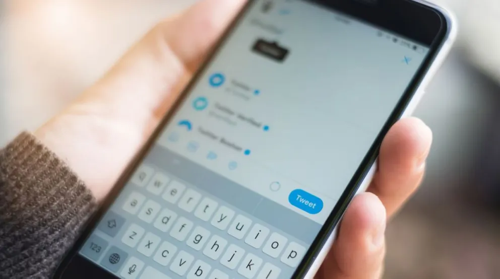 Cómo buscar mensajes antiguos o con palabras clave en la red social Twitter
