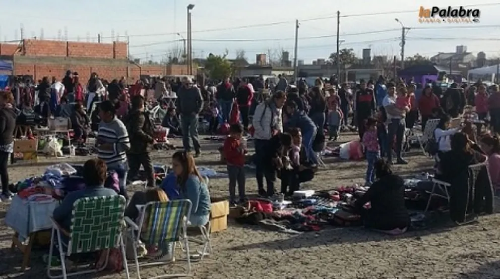 Vecinos piden explicaciones sobre la apertura de la feria del Santa Clara