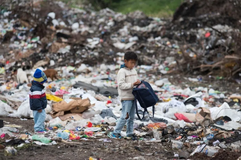 Dramático: la pobreza afecta al 64% de los niños y jóvenes del país