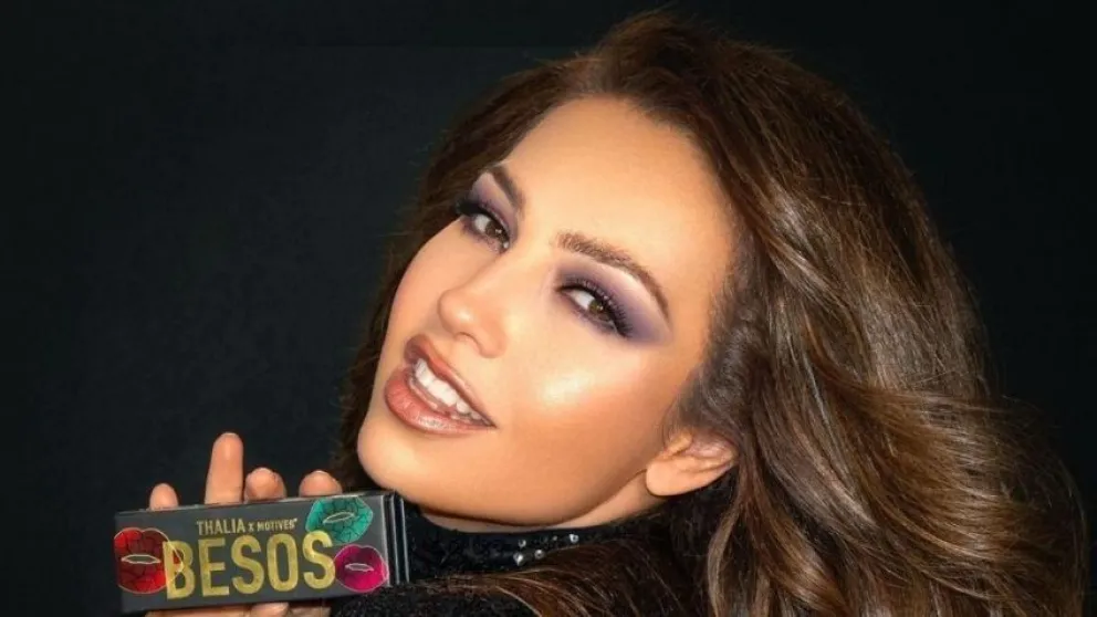Thalia adelantó su look de Navidad y causó furor en las redes sociales