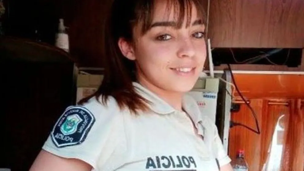 Murió la policía que se disparó en la cabeza luego de que su expareja viralizara un video íntimo