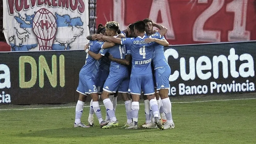 Vélez inicia los cuartos de final ante Universidad Católica de Chile