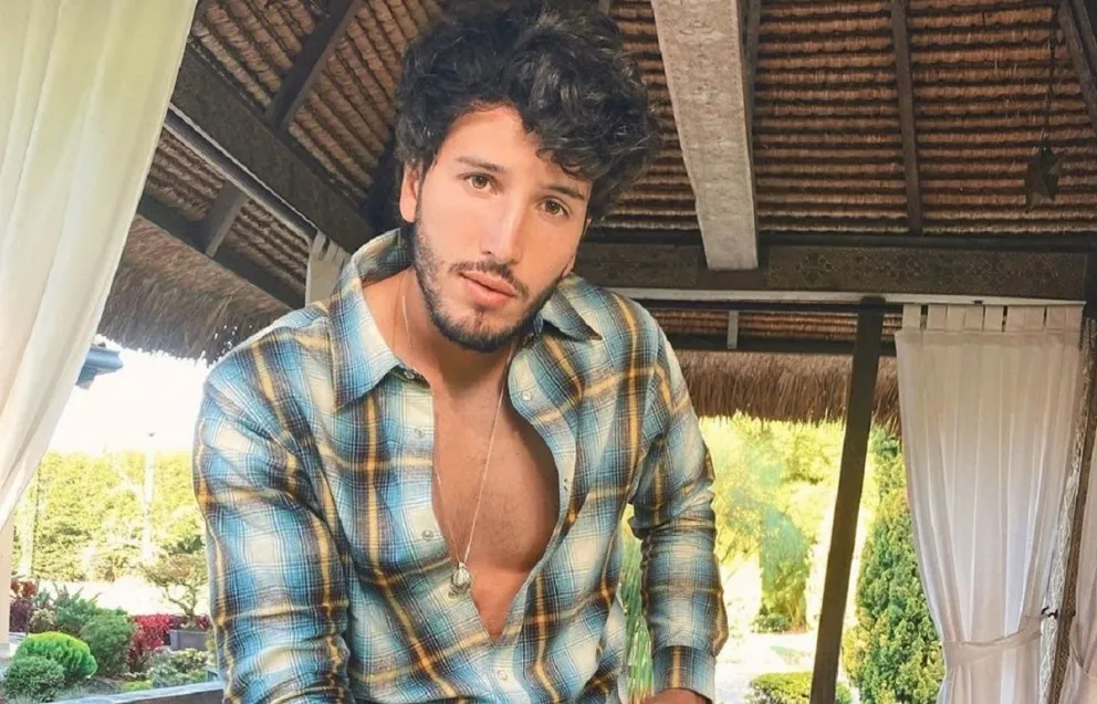 Sebastián Yatra se sacó una foto sin ropa y quedó a un centímetro de la censura