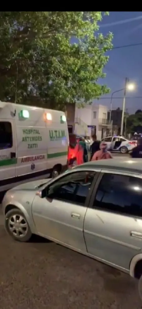 Violento choque deja a una motociclista lesionada
