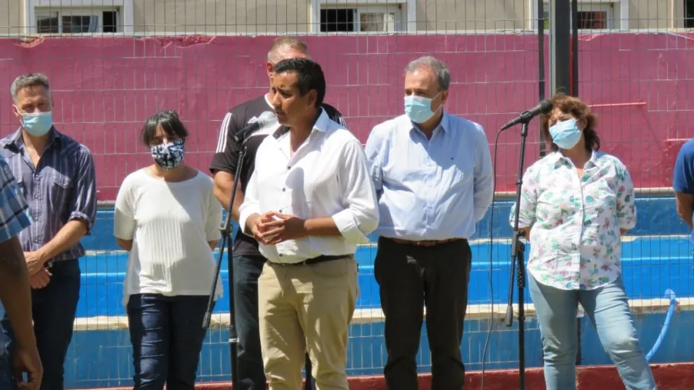 Villa Congreso abrió las puertas de su nuevo natatorio