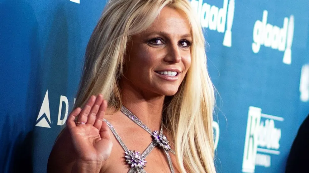 Britney Spears estrenó su single "Matches" junto a los Backstreet Boys