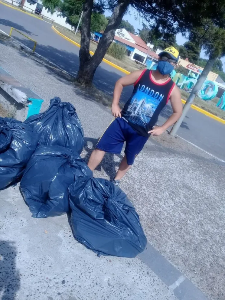 Vecinos recogieron residuos en playas de El Cóndor