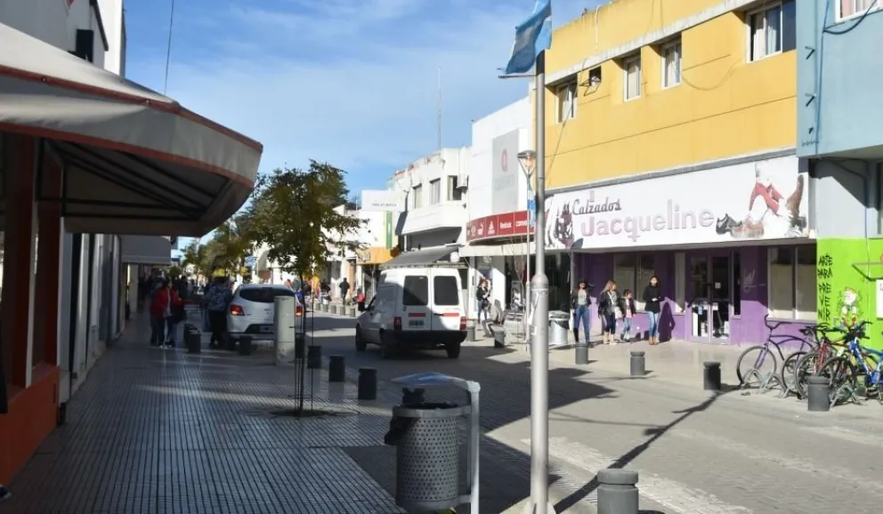 El 24 y 31 de diciembre los comercios atenderán hasta las 17 horas
