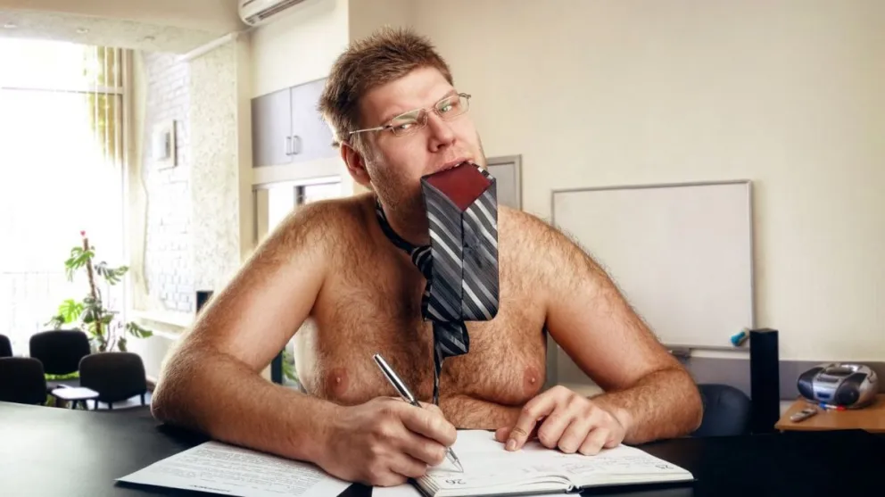 Home office: uno de cada 10 empleados disfruta trabajar desnudo