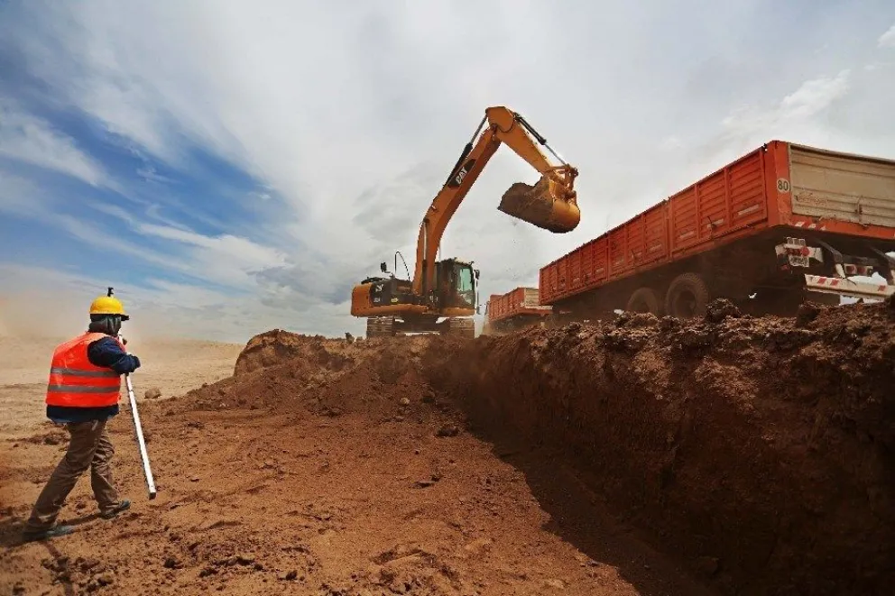 Río Negro restructuró la deuda en dólares logrando un importante ahorro