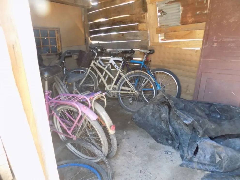 En allanamiento, recuperan una decena de bicicletas robadas