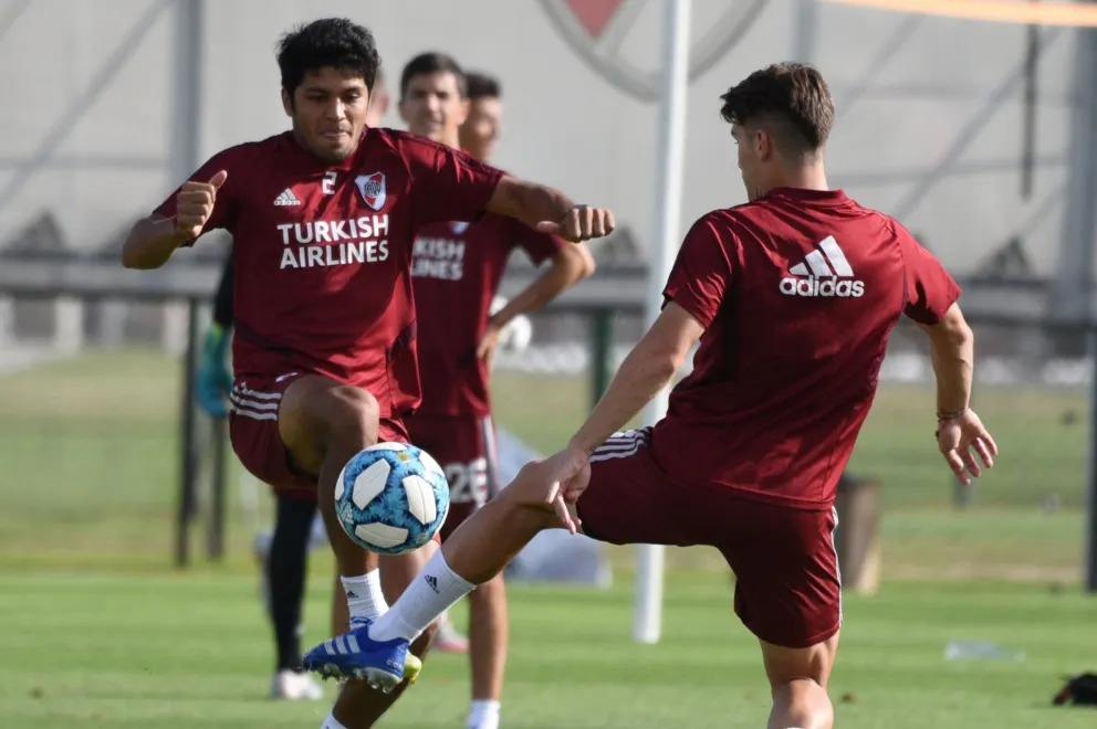 Independiente-Boca y Huracán-River: Hora, TV y formaciones