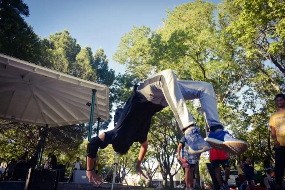 Las batallas de Freestyle y Breaking coparon la plaza San Martin