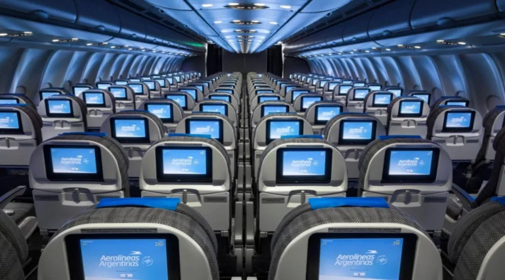 La difícil tarea de reprogramar o cancelar un vuelo con Aerolíneas Argentinas
