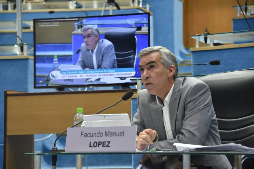 López dijo que las diferencias entre Carreras y Weretilneck son sólo de estilos
