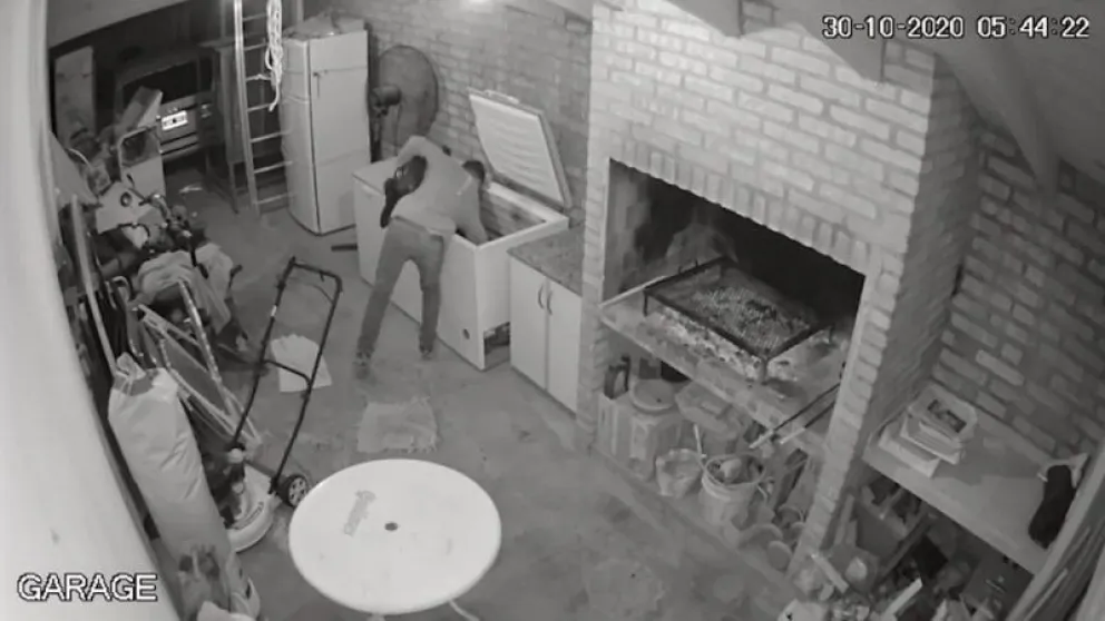 Lo contrataron para hacer el asado en un cumple, se emborrachó y robó la carne