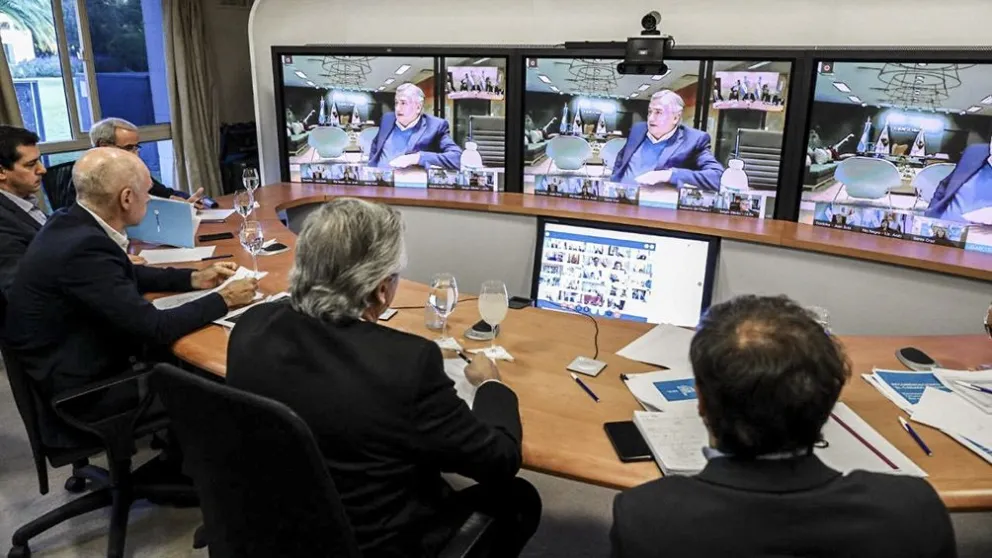 Fernández se reunirá con los gobernadores para coordinar inicio de vacunación
