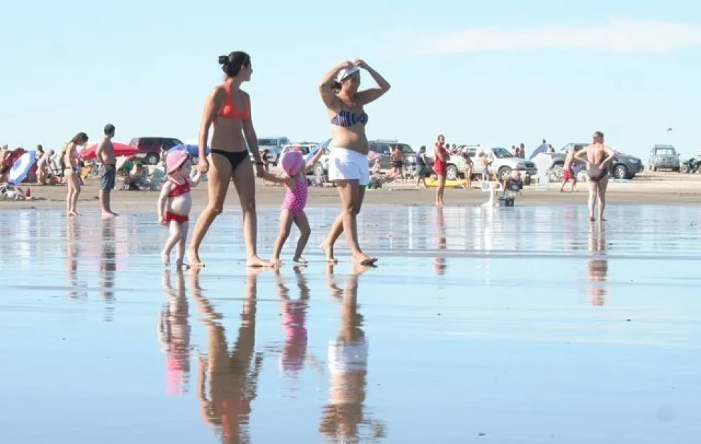 Con intenso calor, feriado ideal para playa o río