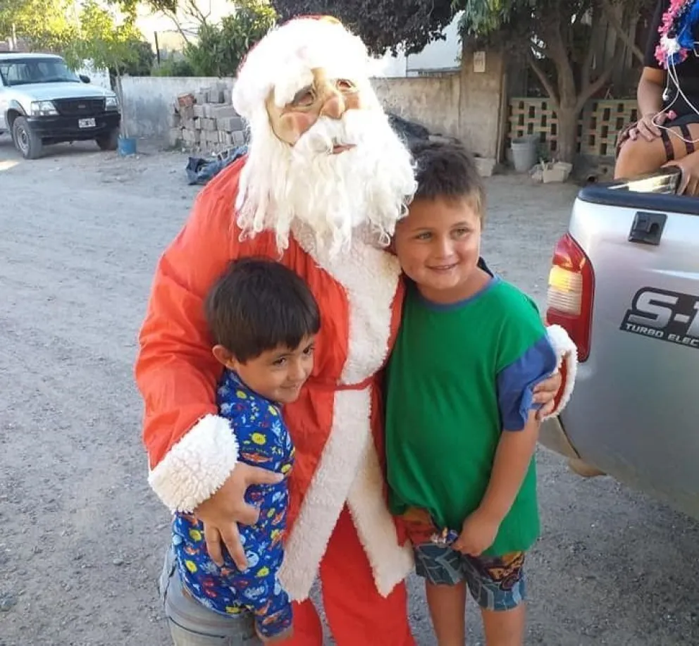Papá Noel recorrió Villa del Carmen y fue la atracción de la tarde