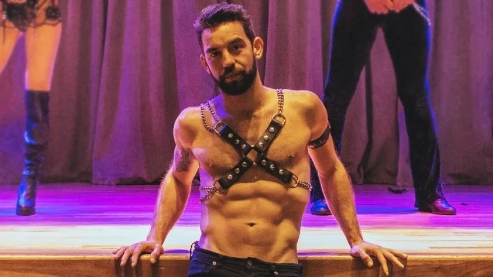 Se filtraron fotos hot de "Cachete" Sierra de la obra "Sex virtual"