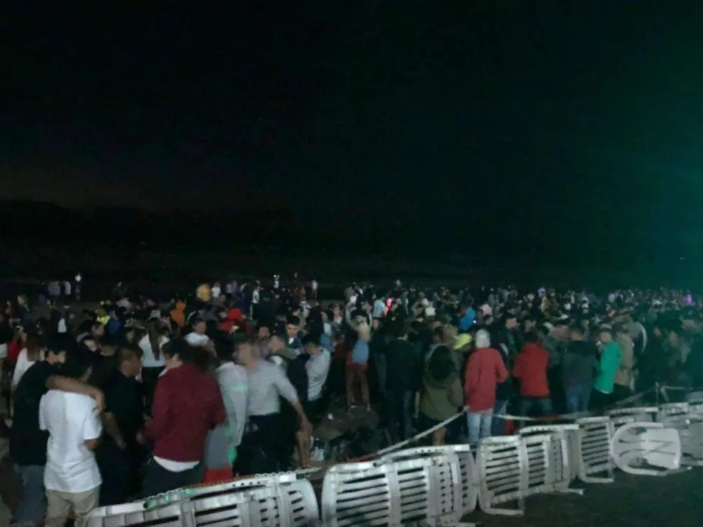Paradores de Las Grutas suspendieron actividades por descontrol en las fiestas