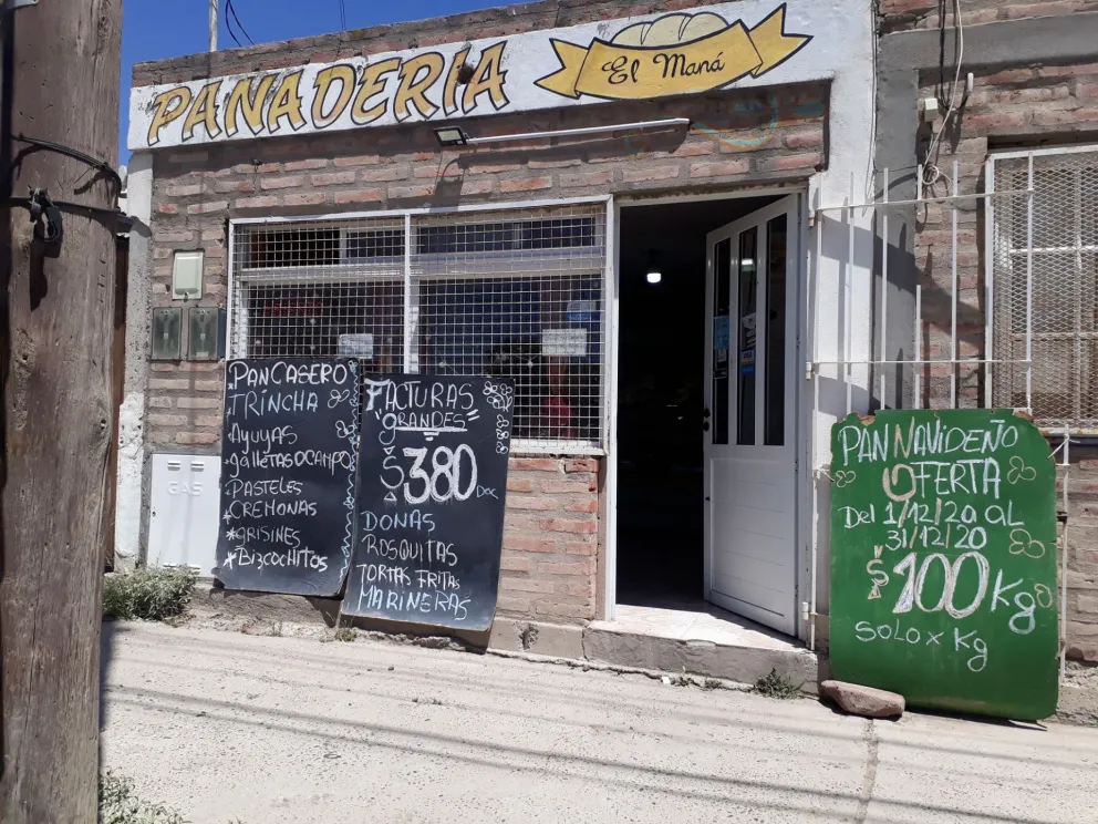 Le robaron una mochila llena de plata y no pudo pagar aguinaldos a sus empleados