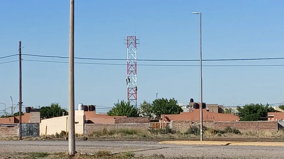 Amparo ambiental por la antena del barrio Los Fresnos