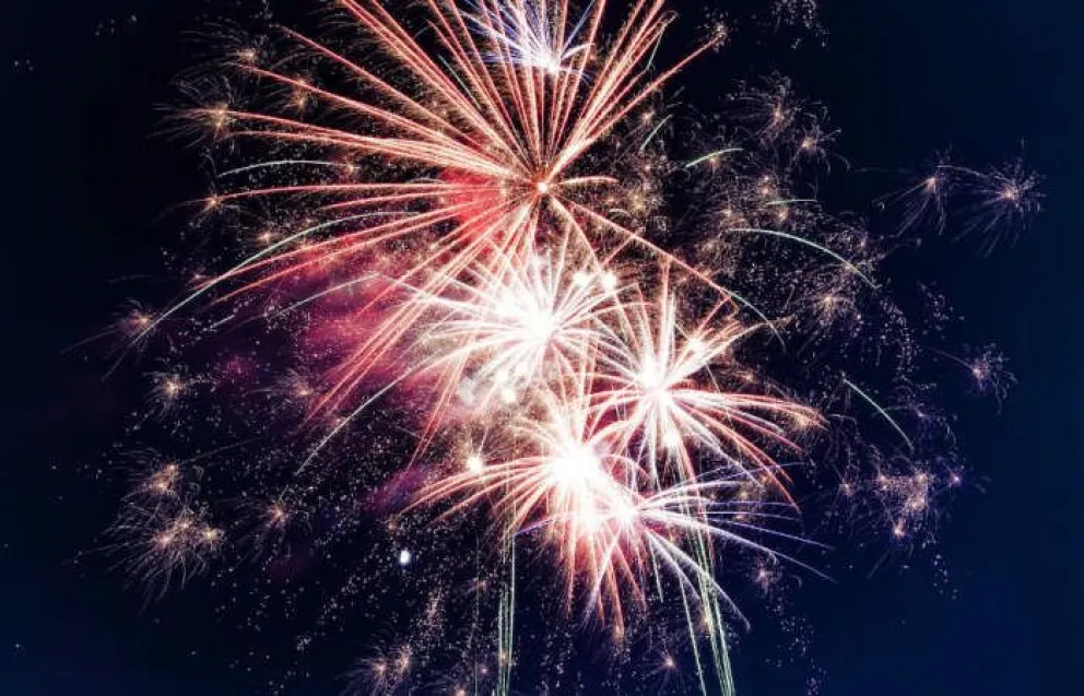 Año Nuevo en Las Grutas y un show de fuegos artificiales sin sonido
