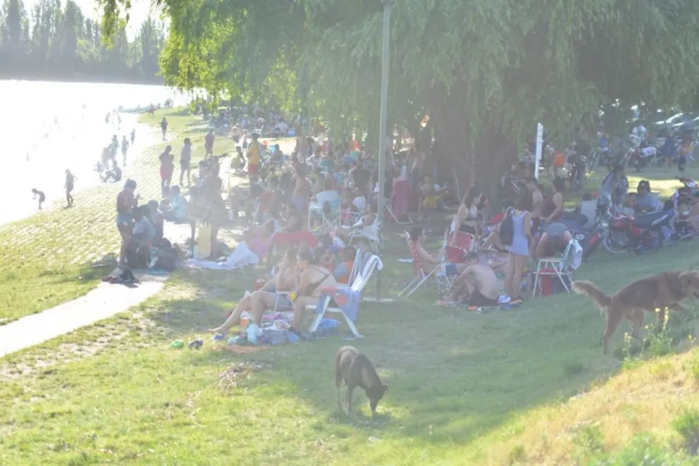 La costanera se llenó sin demasiada distancia social