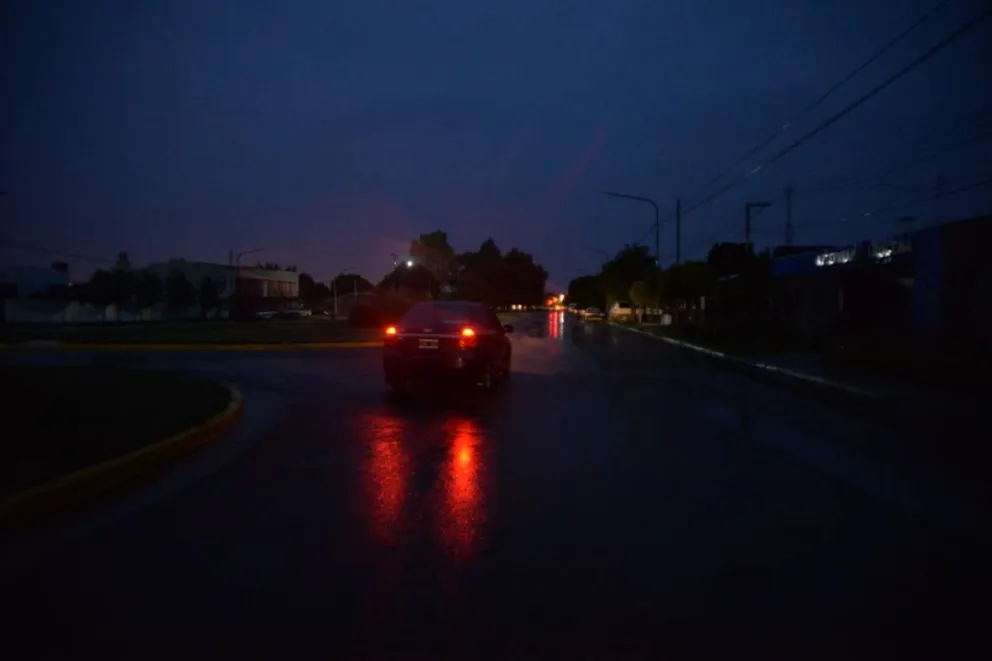 Lluvia y apagones en varios barrios de la ciudad