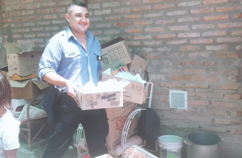 Policías juntarán juguetes y golosinas por los Reyes Magos