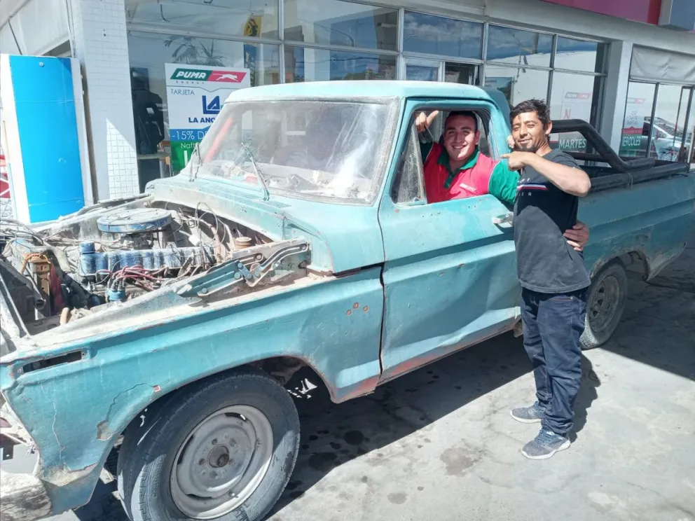 Reversionaron una vieja publicidad de Ford con el Pulpero de Las Grutas como protagonista