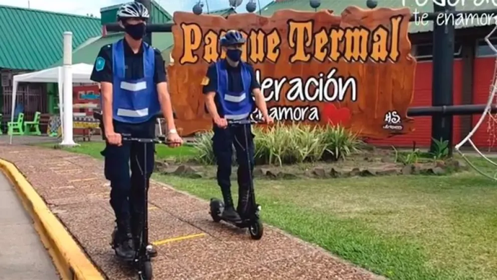 Patrullaje en dos ruedas: le entregaron monopatines a policías de Entre Ríos