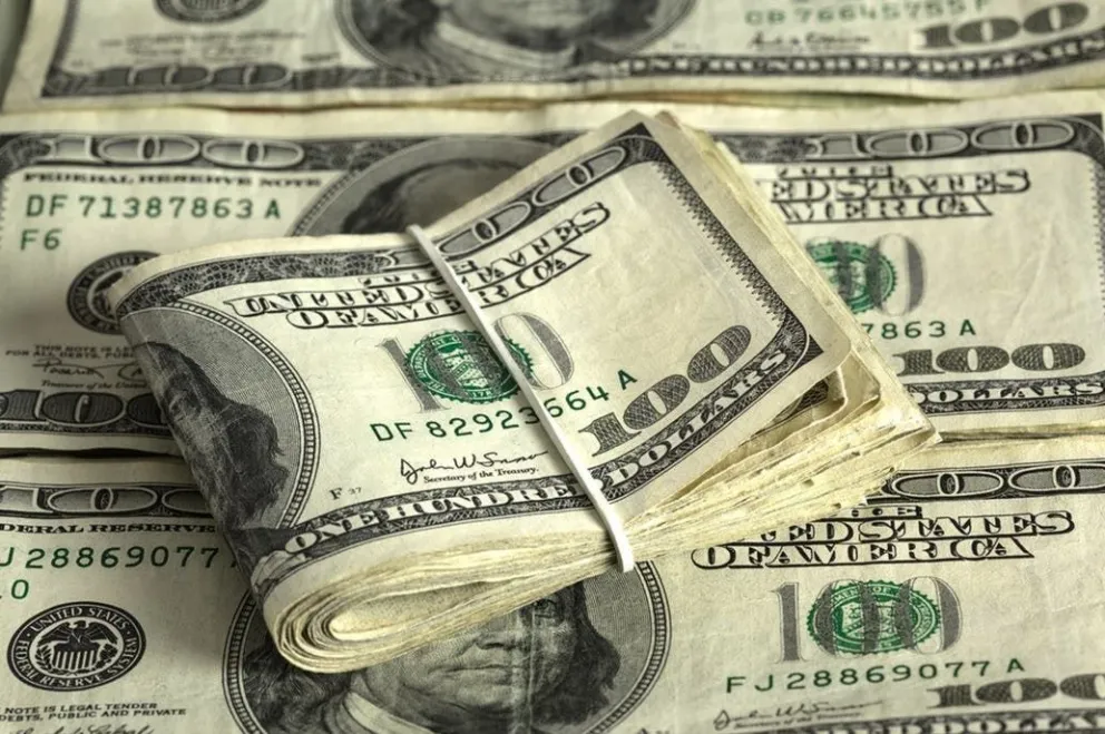Ya está disponible la opción para recuperar la percepción del 35% del dólar
