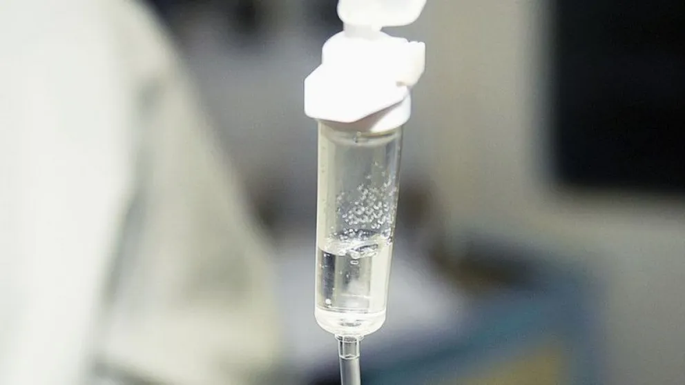Hallan dos medicamentos que reducen mortalidad entre pacientes graves de Covid
