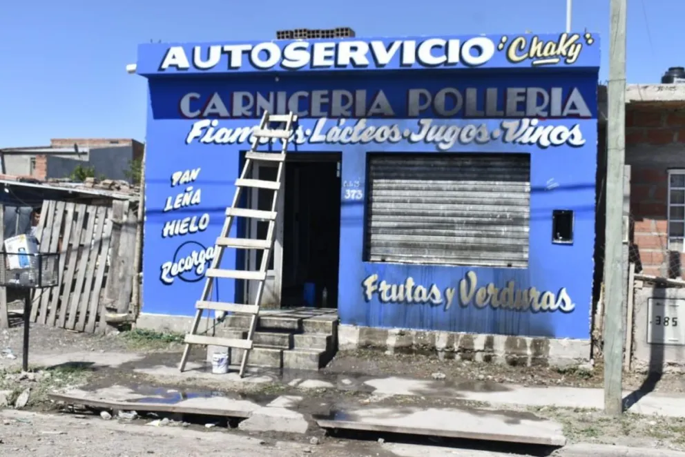 Le incendiaron el almacén a poco de abrir sus puertas