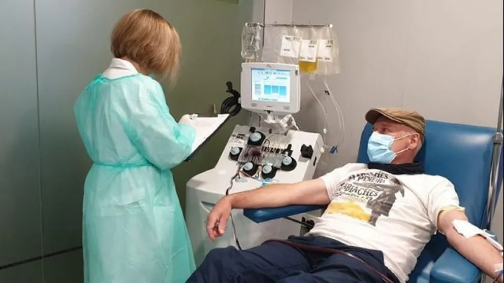 Medio internacional destaca el tratamiento con plasma sanguíneo en Argentina