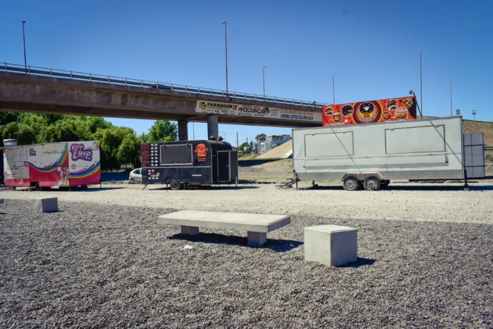 Para moverse, dueños de carros de comidas exigen que el Parque Ferreira esté en condiciones