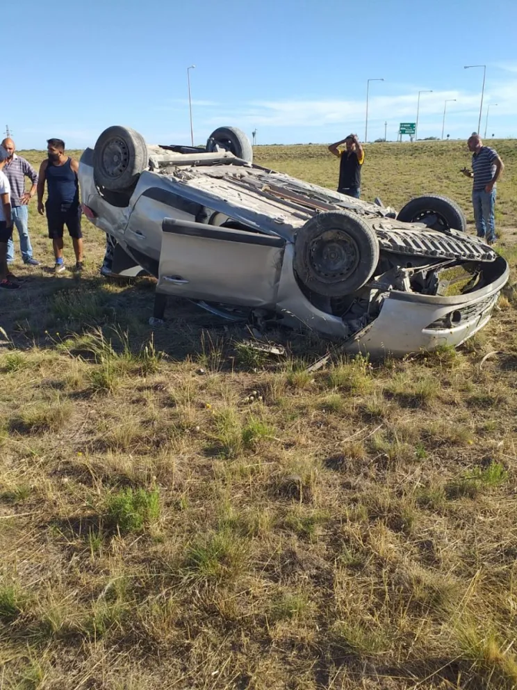 Se quedó dormido y terminó volcando