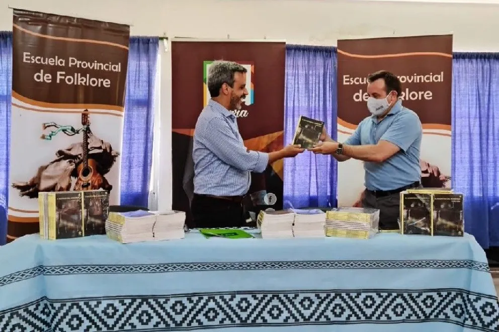 El Fondo Editorial Rionegrino realizó la primera entrega de ejemplares del año